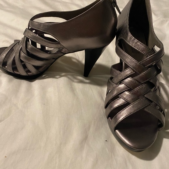 Banana Republic Strappy Heels Booties Size 9.5 - Picture 1 of 9